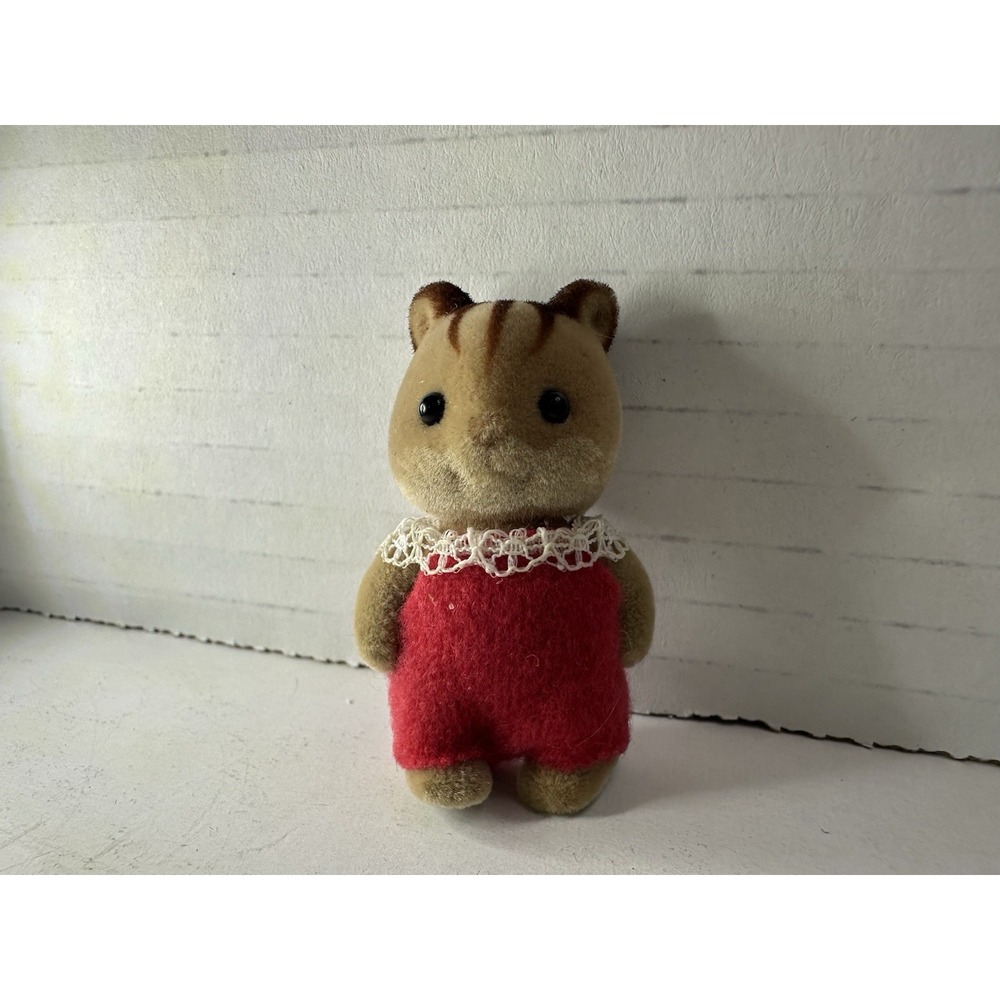 Sylvanian Families Calico Critters Walnut Squirrel Child Baby Figures